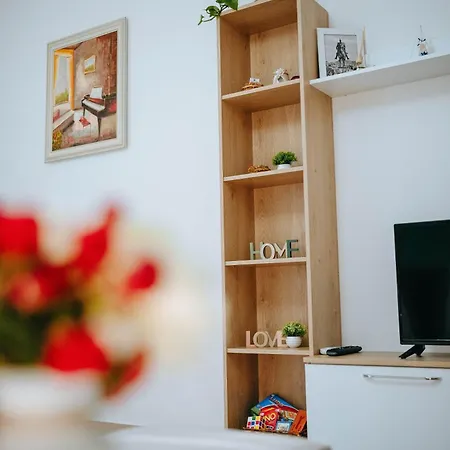 Bloom Villa&apartments