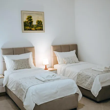 Bloom Villa&apartments Tiran