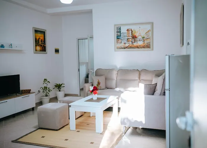 Bloom Villa&apartments * Тирана