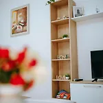 Bloom Villa&apartments