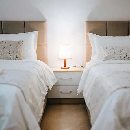 Bloom Villa&apartments アパート