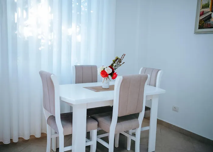 Bloom Villa&apartments アパート